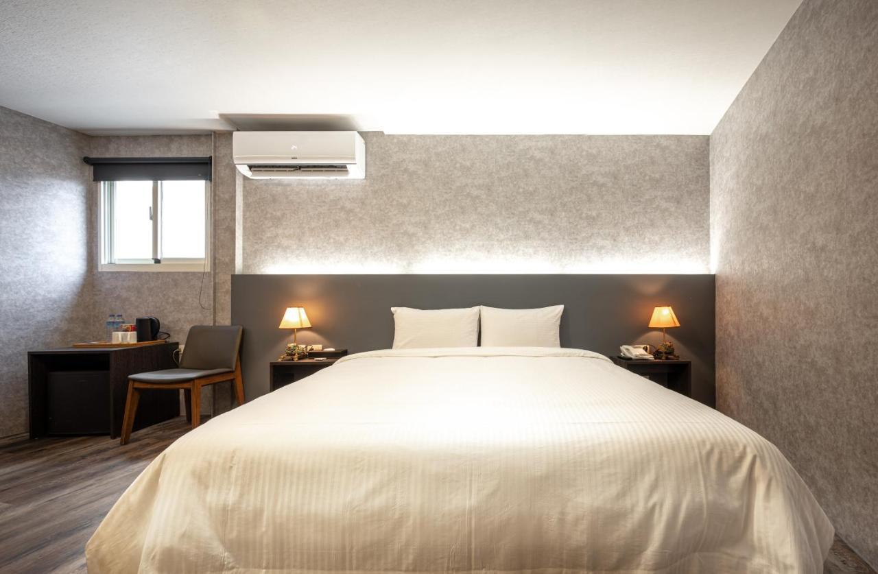 Motel 東旅驛棧 Jiaoxi Exterior foto