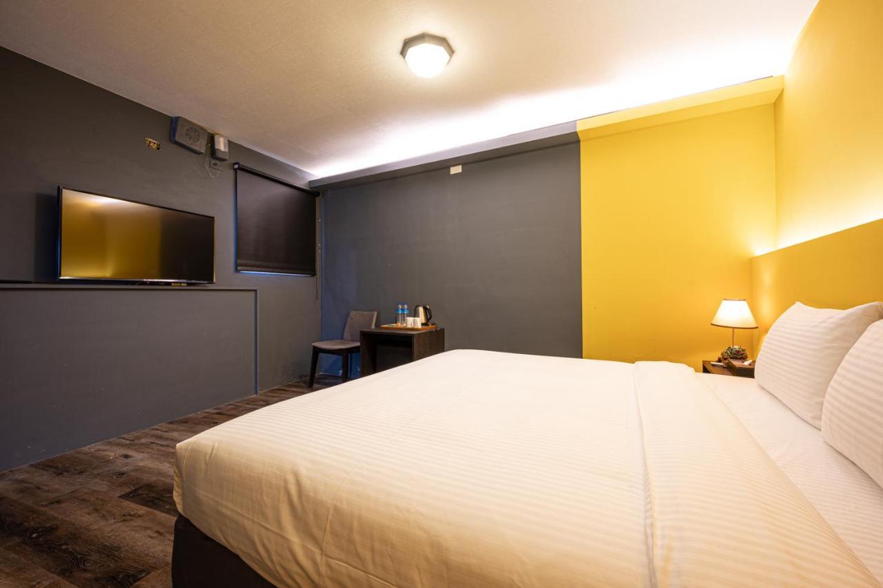 Motel 東旅驛棧 Jiaoxi Exterior foto